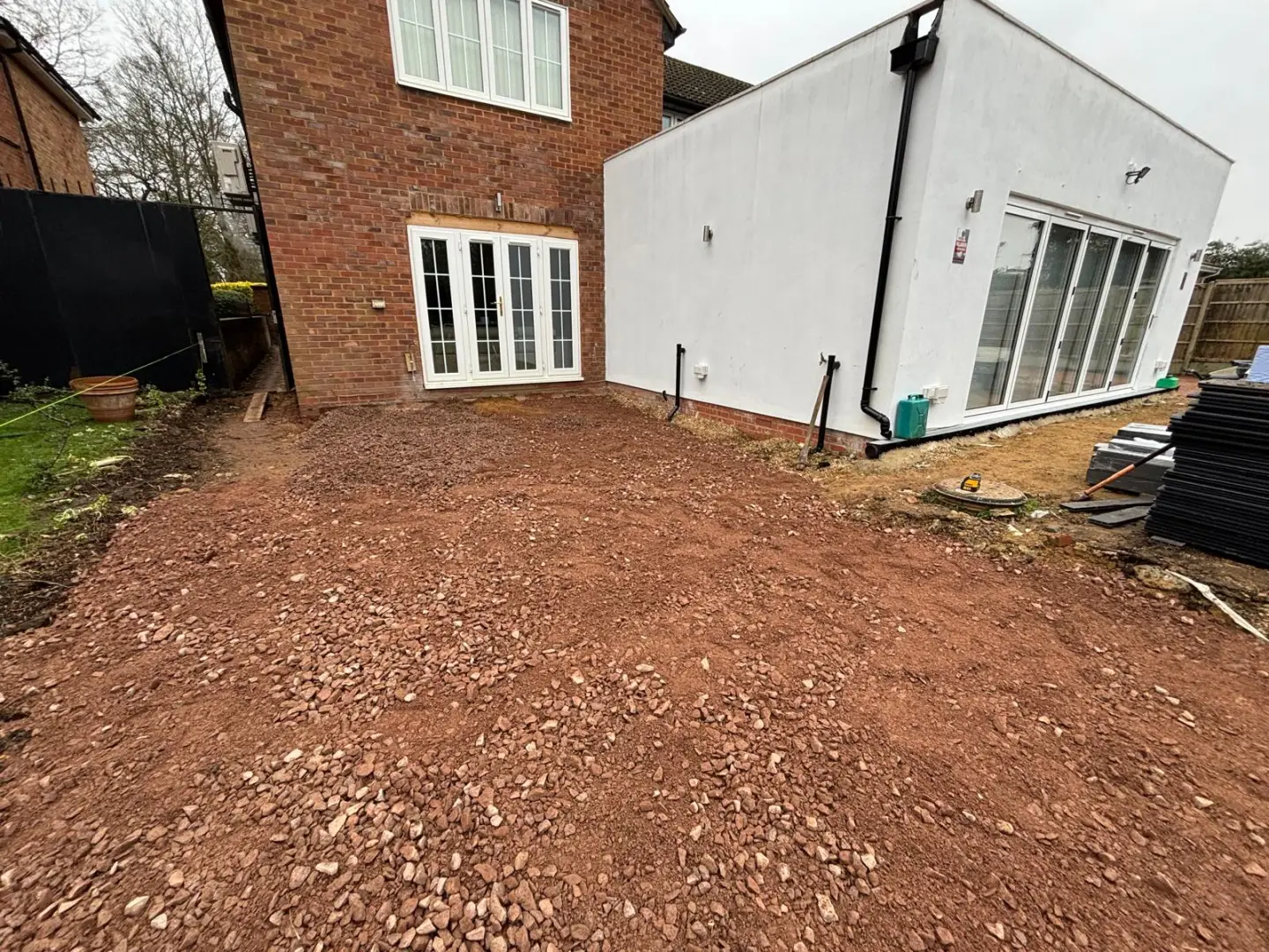 New working levels formed and aggregate spread ready for compaction
