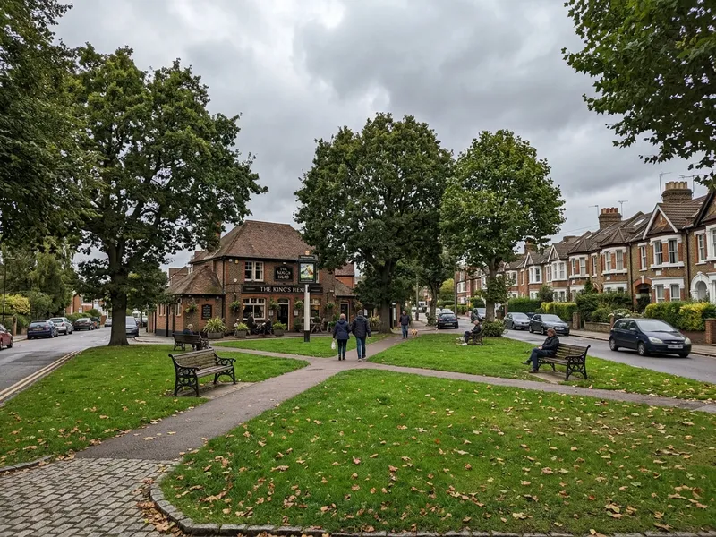 Winchmore Hill Green historic triangular village green N21